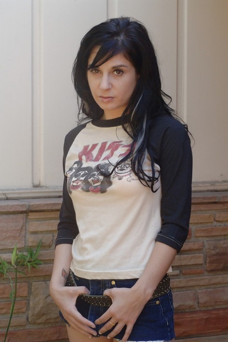 Clothed milf Joanna Angel takes part in an amateur posing scene 97506150